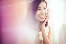 自信的年轻美女