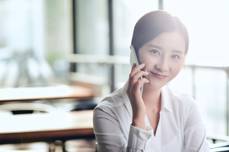 商务女士打电话 商务女士打电话