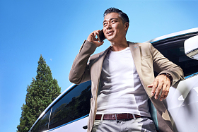 成熟男士打电话图片