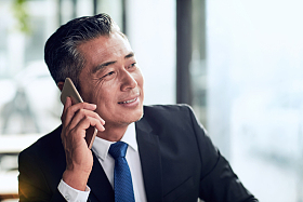 成熟商务男士打电话图片