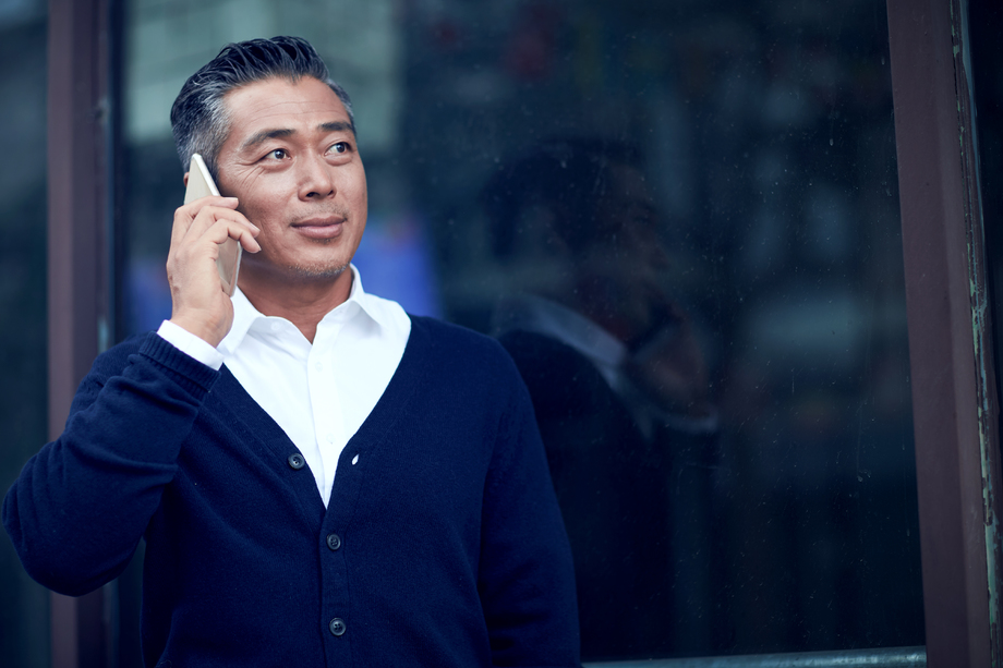 成熟商务男士打电话图片 成熟商务男士打电话图片