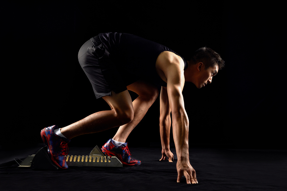 运动员准备起跑 运动员准备起跑