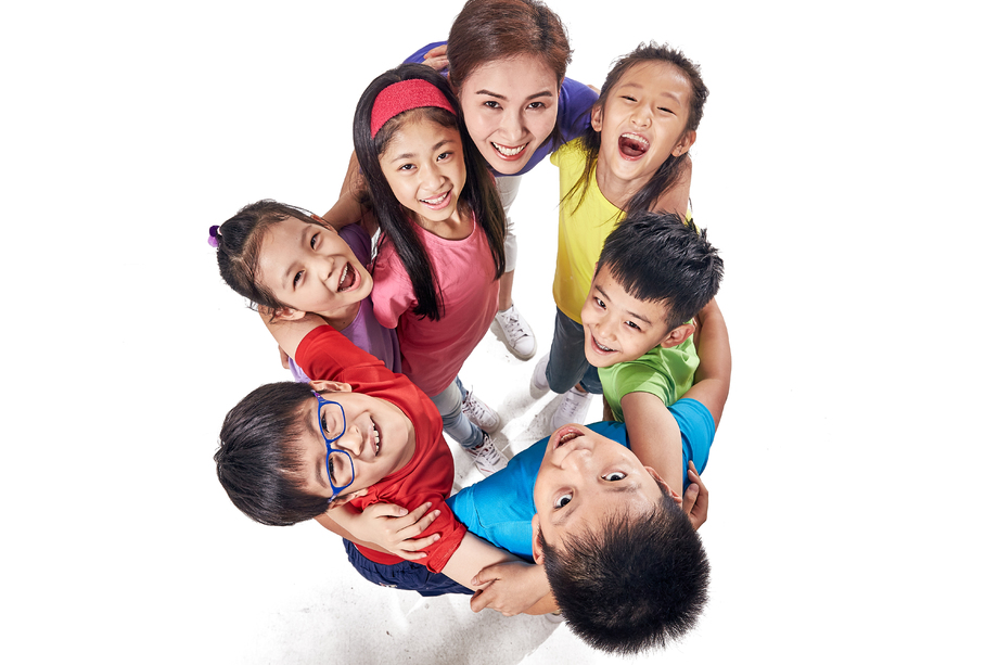 小学生和女老师在一起 小学生和女老师在一起