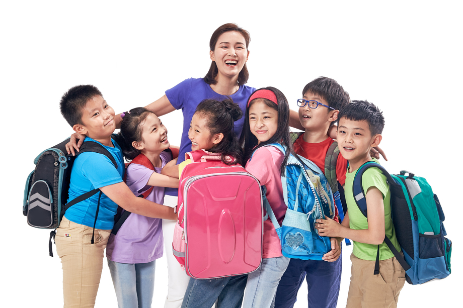 小学生和女老师在一起 小学生和女老师在一起