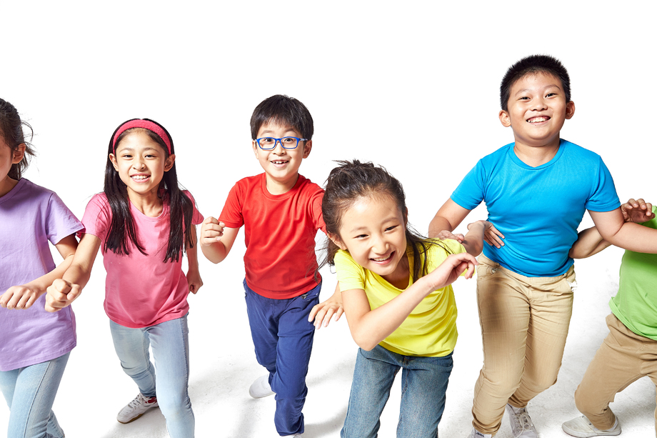 欢乐的小学生奔跑图片 欢乐的小学生奔跑图片