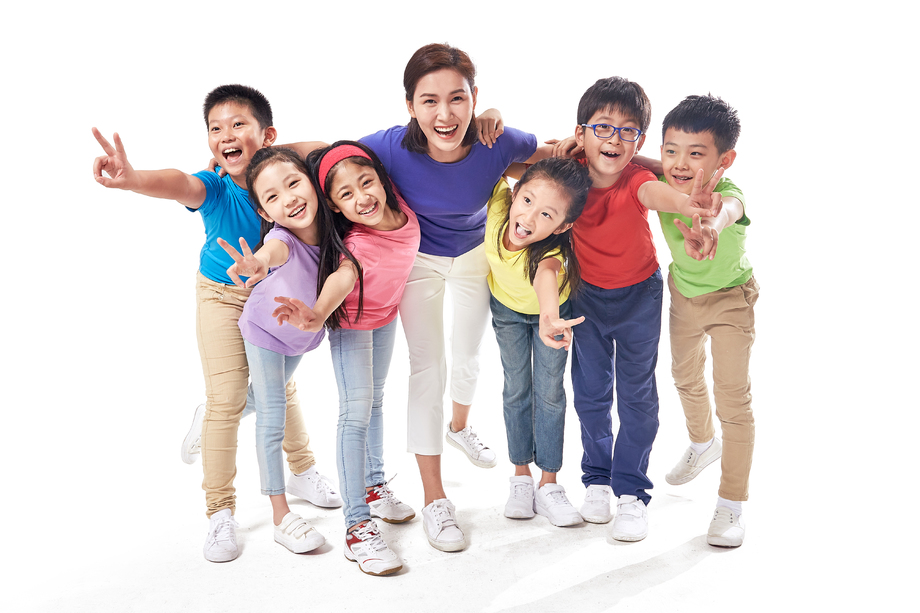 小学生和女老师在一起 小学生和女老师在一起