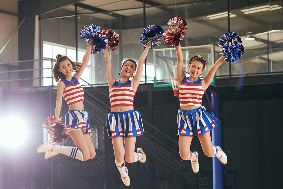 青年女啦啦队 青年女啦啦队
