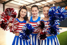 青年女啦啦队图片