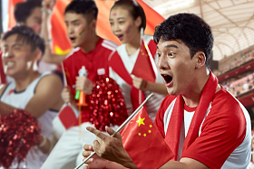 青年人球迷图片