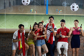 青年人球迷图片