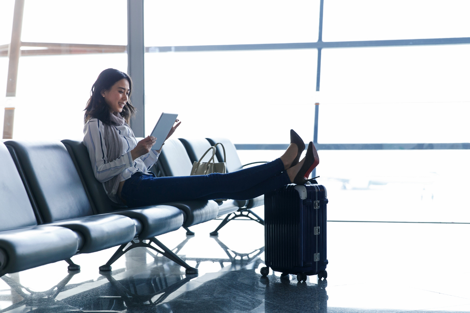 商务女人在候机厅图片 商务女人在候机厅图片