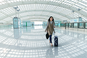 商务女人在机场图片