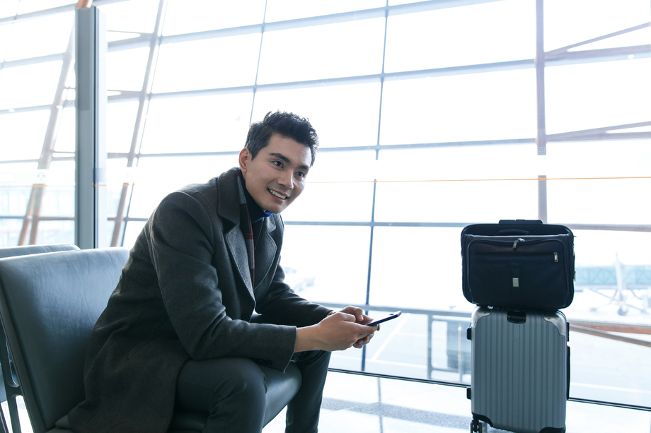 商务男士在机场 商务男士在机场