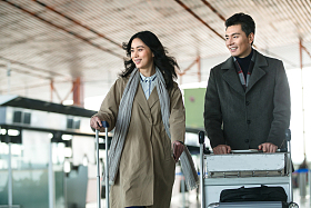 商务男女在机场