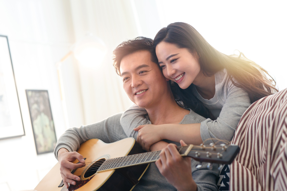 幸福的青年情侣 幸福的青年情侣