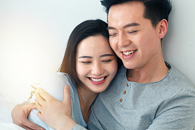 快乐情侣图片