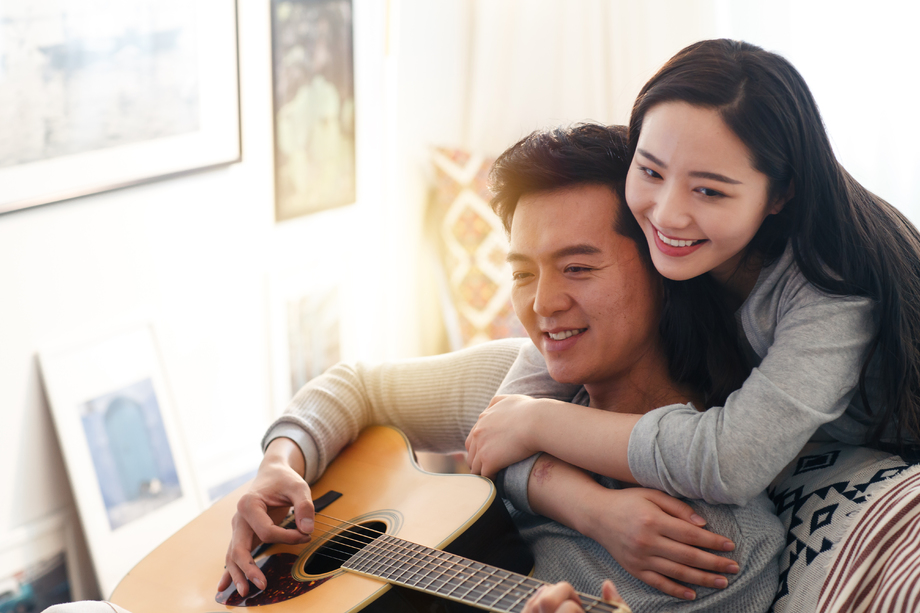 幸福的青年情侣
