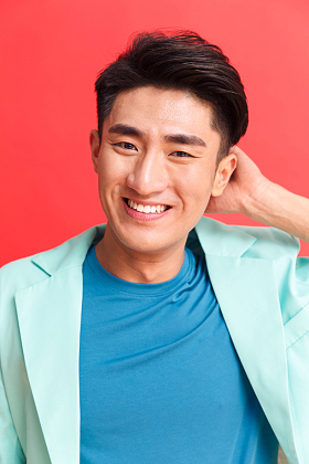 青年男人肖像