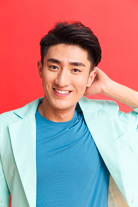 青年男人肖像