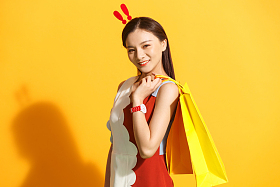 青年女人购物图片