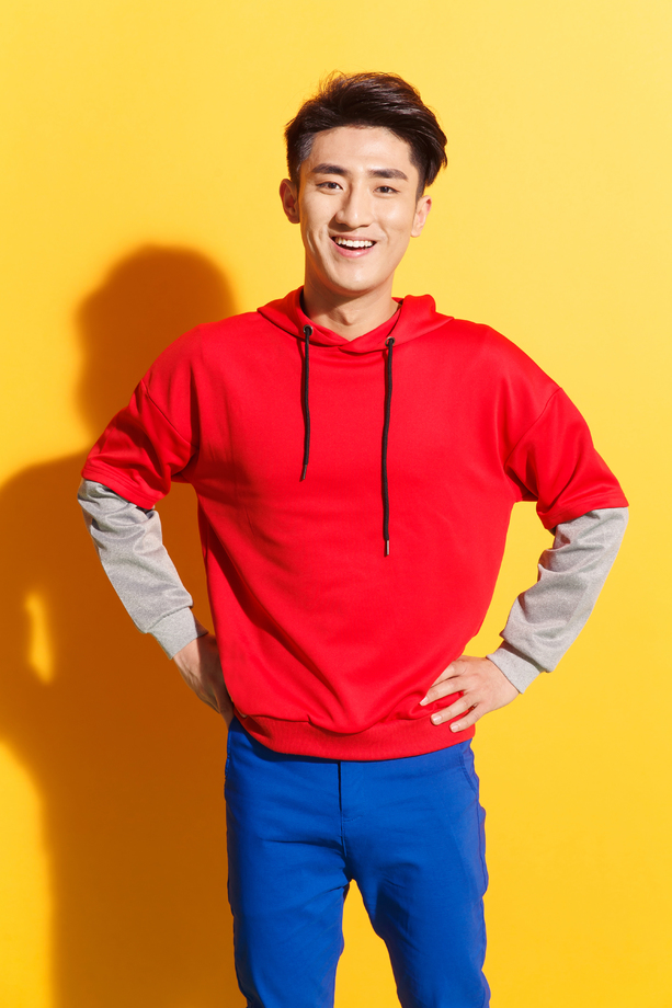 快乐的青年男人