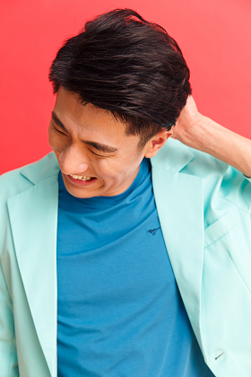 青年男人肖像照片