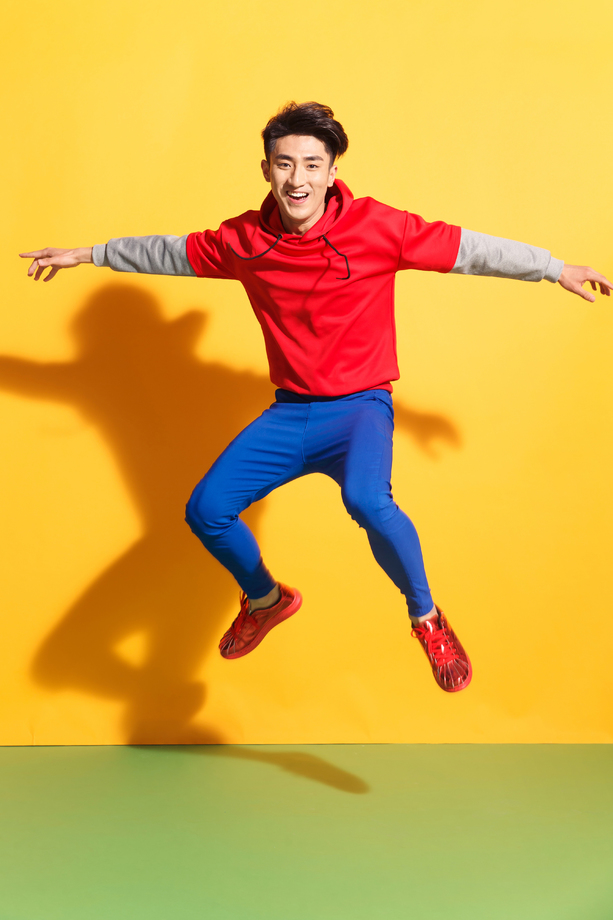 快乐的青年男人 快乐的青年男人