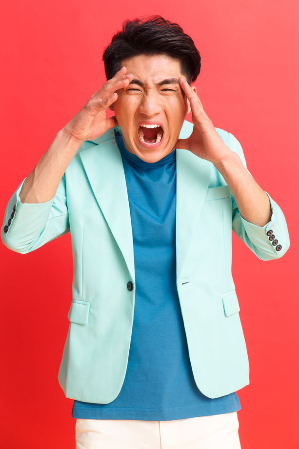 焦虑的青年男人 焦虑的青年男人