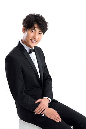 帅气的新郎图片