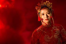 穿着古装的新娘图片