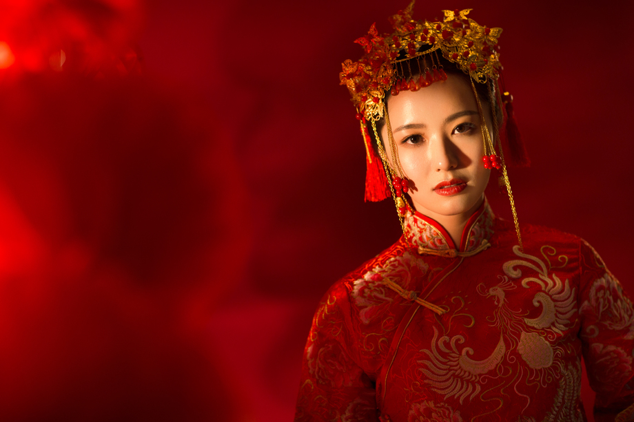 穿着古装的新娘图片 穿着古装的新娘图片