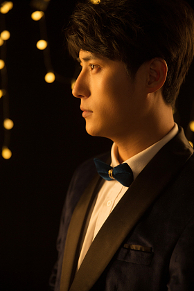 帅气的新郎图片