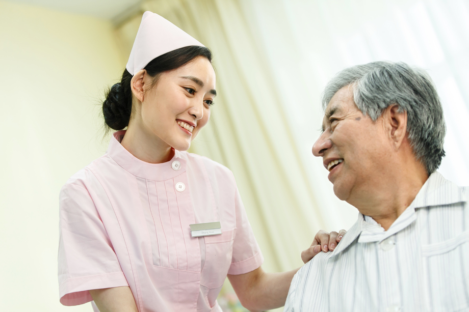 护士和患者在病房里图片 护士和患者在病房里图片