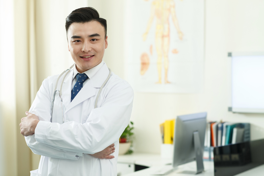 男医生在办公室 男医生在办公室