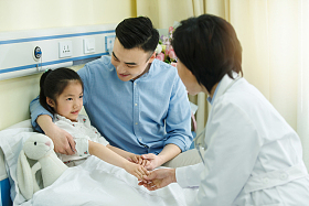 医务工作者和病患图片