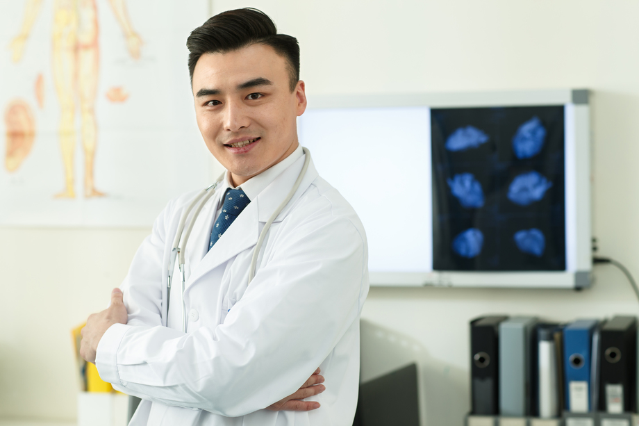 男医生在办公室 男医生在办公室