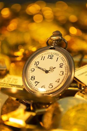 怀表和金币图片