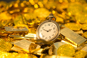 怀表和金币图片