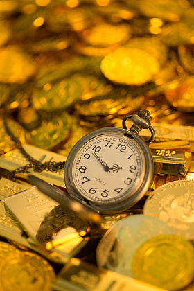 怀表和金币图片