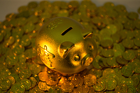 金币和存钱罐图片