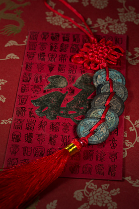 铜钱和红包图片