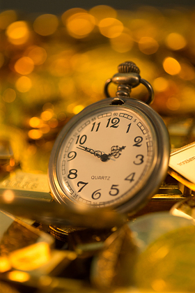 黄金和怀表图片