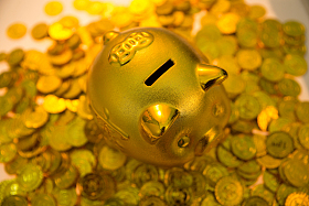 金币和存钱罐图片