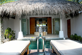 马尔代夫游泳池