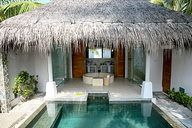 马尔代夫游泳池图片