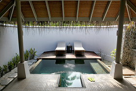 马尔代夫游泳池照片