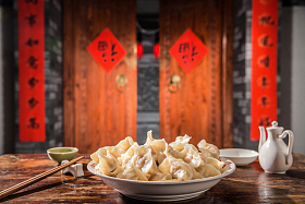 春节吃饺子图片