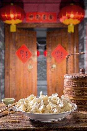 春节吃饺子图片