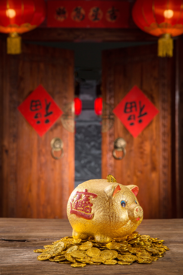 存钱罐和金币照片 存钱罐和金币照片