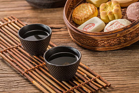 糕点和茶图片